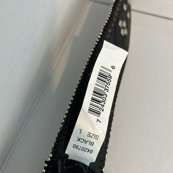 Womens Black Belt Pink,Blue & Silver Gems
W/ Interchangeable Buckle

Size L 41” - Picture 6 of 9